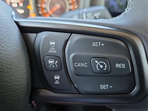 Used 2025 Jeep Gladiator Sport AWD/4WD image 19
