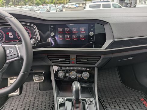 Used 2021 Volkswagen Jetta GLI Autobahn FWD image 17