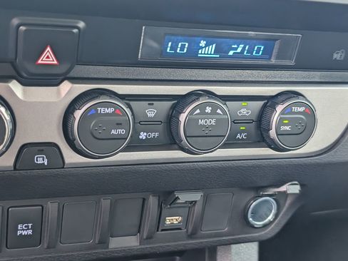 Used 2023 Toyota Tacoma SR image 17