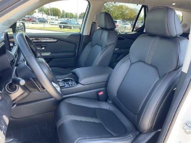 Used 2025 Honda Pilot Touring image 14