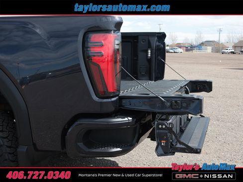 Used 2024 GMC Sierra 2500 AT4 w/ Technology Package AWD/4WD image 46