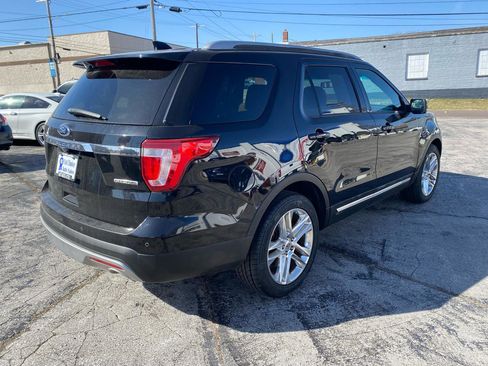 Used 2016 Ford Explorer XLT w/ Equipment Group 202A image 4