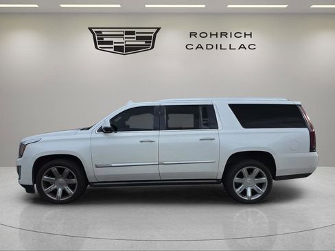 Used 2019 Cadillac Escalade ESV Premium Luxury image 8