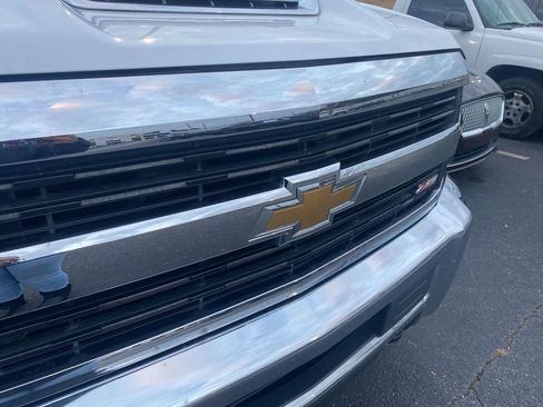 Used 2017 Chevrolet Silverado 2500 LT w/ LT Fleet Convenience Package image 4