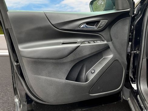 Used 2022 Chevrolet Equinox LT image 12