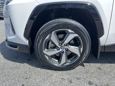 Used 2023 Toyota RAV4 SE w/ Weather & Moonroof Package image 20