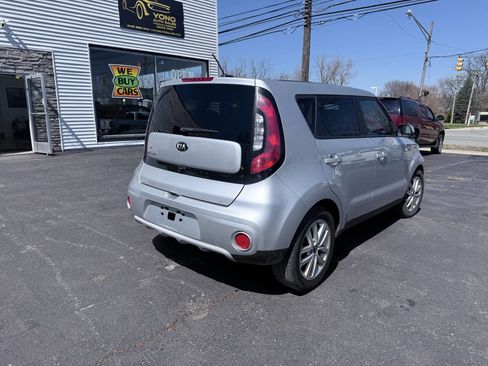 Used 2019 Kia Soul + image 6