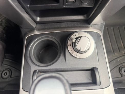 Used 2016 Toyota 4Runner SR5 AWD/4WD image 29