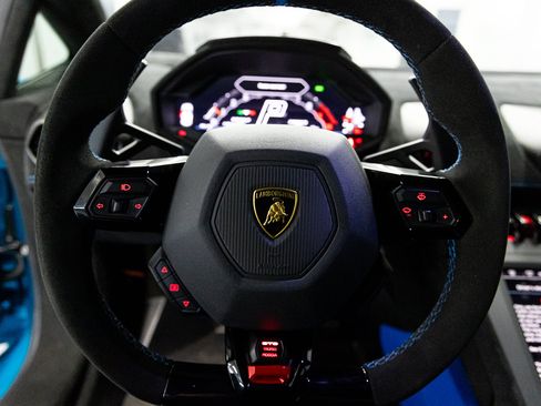 Used 2022 Lamborghini Huracan STO RWD image 62