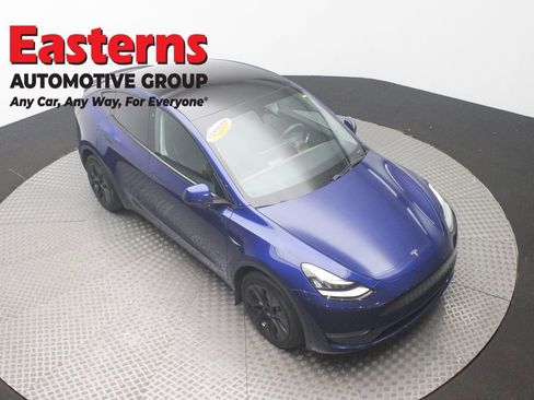 Used 2020 Tesla Model Y Long Range image 3