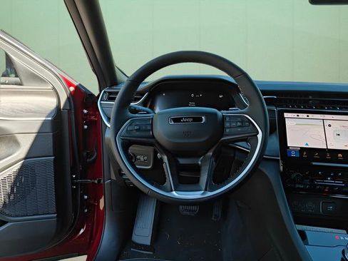 New 2025 Jeep Grand Cherokee L Limited w/ Luxury Tech Group II RWD image 19