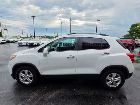 Used 2017 Chevrolet Trax LT w/ LT Convenience Package FWD image 26