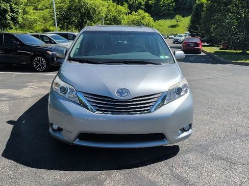Used 2016 Toyota Sienna XLE w/ XLE Navigation Package AWD/4WD image 2