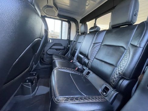 Used 2023 Jeep Gladiator Overland image 24