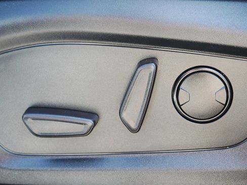 Used 2024 Ford Explorer Platinum w/ Technology Package AWD/4WD image 14