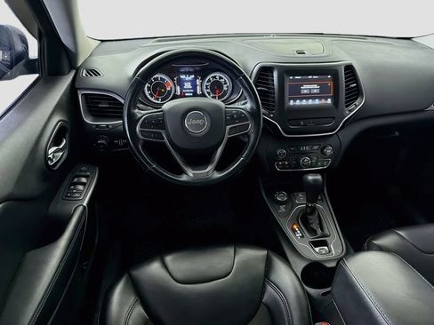 Used 2019 Jeep Cherokee Latitude Plus w/ Comfort/Convenience Group AWD/4WD image 25