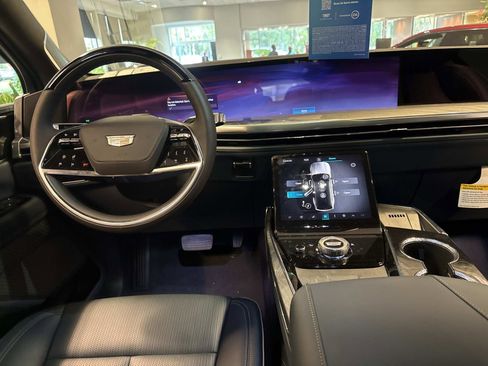 New 2025 Cadillac Escalade IQ Luxury 2 image 27