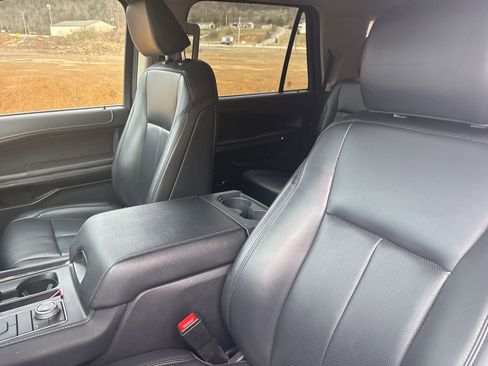 Used 2024 Ford Expedition XLT image 10
