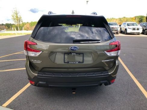 Used 2023 Subaru Forester Premium image 5
