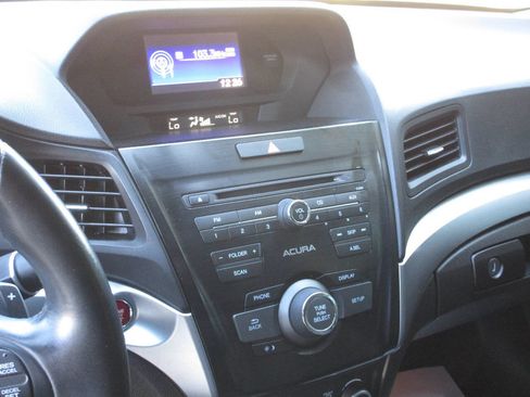 Used 2017 Acura ILX image 15