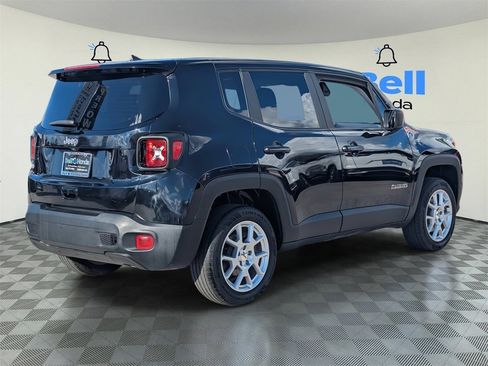 Used 2023 Jeep Renegade Latitude image 4