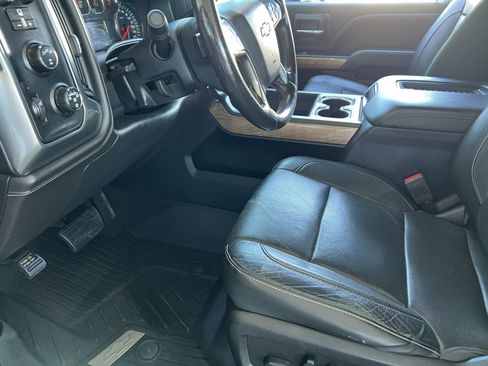Used 2019 Chevrolet Silverado 2500 LTZ w/ Duramax Plus Package AWD/4WD image 16