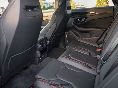 Used 2021 Lamborghini Urus image 19