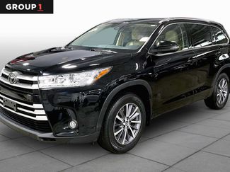 Used 2018 Toyota Highlander XLE AWD/4WD video 1