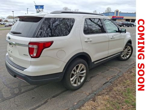 Used 2019 Ford Explorer XLT w/ Equipment Group 202A image 5