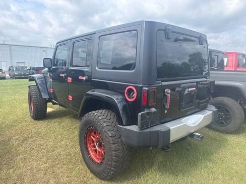 Used 2014 Jeep Wrangler Unlimited Sahara AWD/4WD image 5