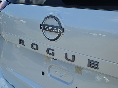 New 2026 Nissan Rogue SV image 4