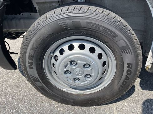 Used 2025 RAM ProMaster 3500 w/ Safety Group FWD image 2