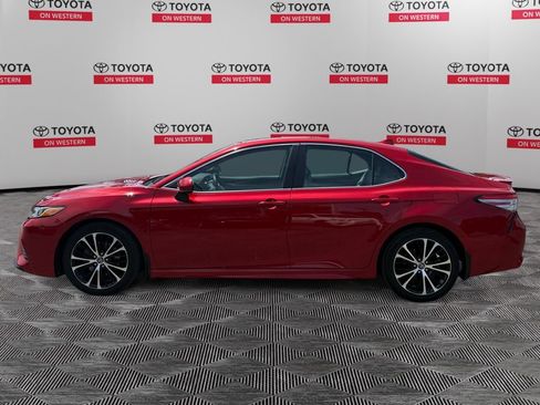 Used 2019 Toyota Camry SE FWD image 8