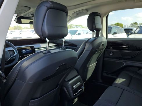 New 2026 Lincoln Nautilus Premier w/ Equipment Group 102A AWD/4WD image 9