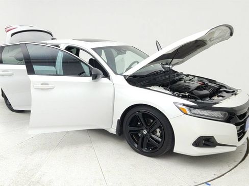 Used 2022 Honda Accord Sport image 9