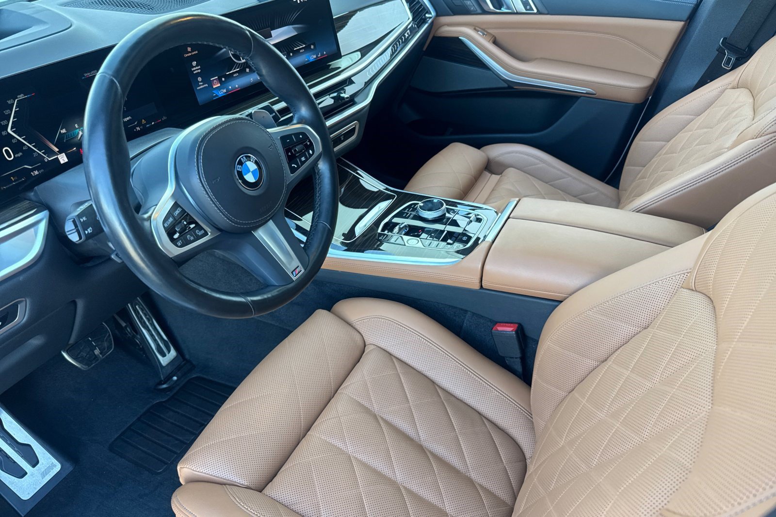 Used 2024 BMW X7 xDrive40i w/ Executive Package AWD/4WD image 4