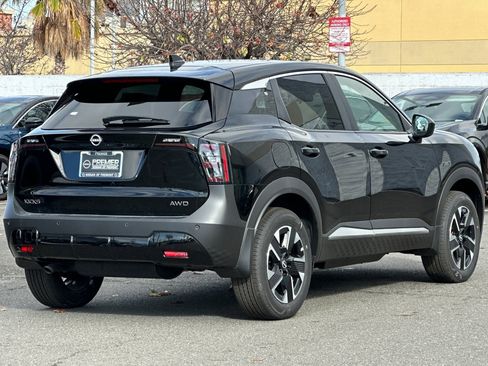 New 2025 Nissan Kicks SV image 4