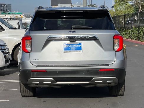 Certified 2022 Ford Explorer XLT w/ Equipment Group 202A image 7