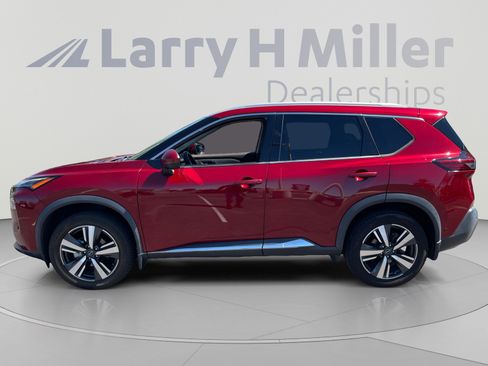 Used 2023 Nissan Rogue SL w/ SL Premium Package FWD image 2