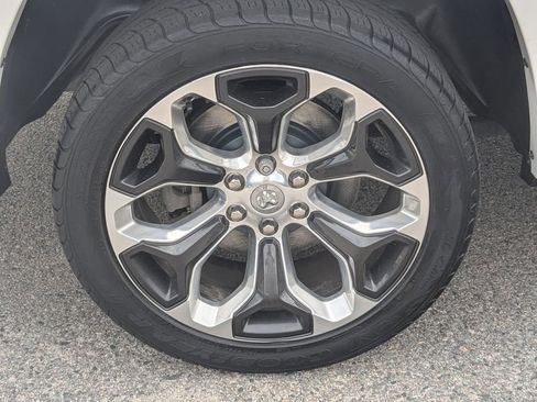 Used 2022 RAM 1500 Limited w/ Body-Colour Bumper Group image 16