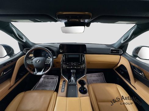 Used 2023 Lexus LX 600 4WD w/ Accessory Package (Z1) image 28