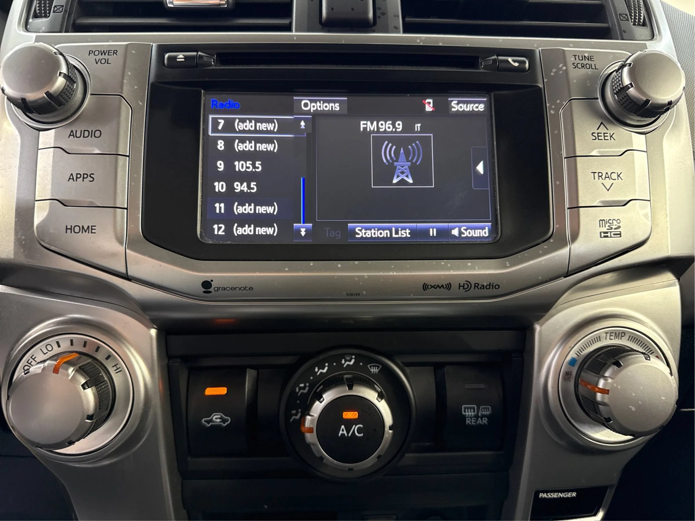 Used 2017 Toyota 4Runner SR5 AWD/4WD image 19