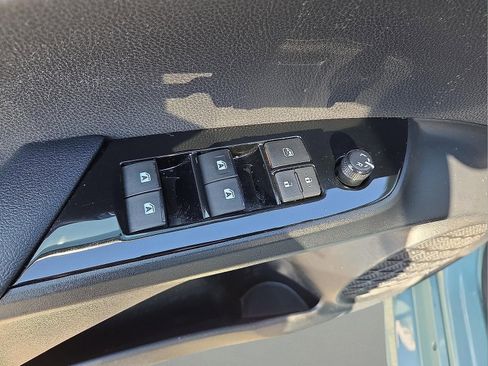 Used 2017 Toyota Prius Two w/ Carpet Mat Package image 15