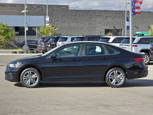 Used 2024 Volkswagen Jetta SE image 6