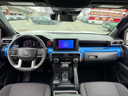 Certified 2025 Toyota Tacoma TRD Off-Road image 9