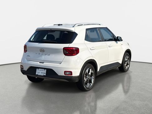 Used 2023 Hyundai Venue SEL image 5
