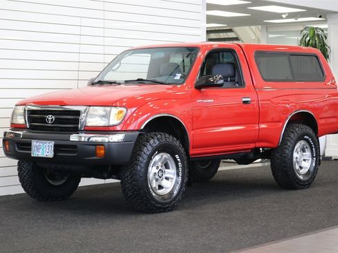 Used 2000 Toyota Tacoma 4x4 Regular Cab image 1