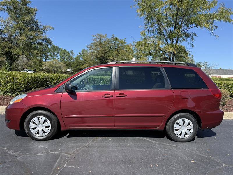 Used 2007 Toyota Sienna CE FWD image 2