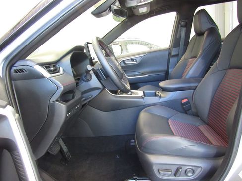 Certified 2025 Toyota RAV4 XSE AWD/4WD image 11