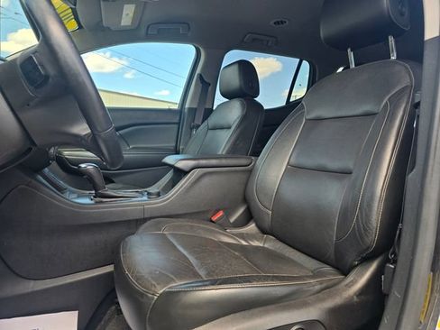 Used 2017 GMC Acadia SLT FWD image 10